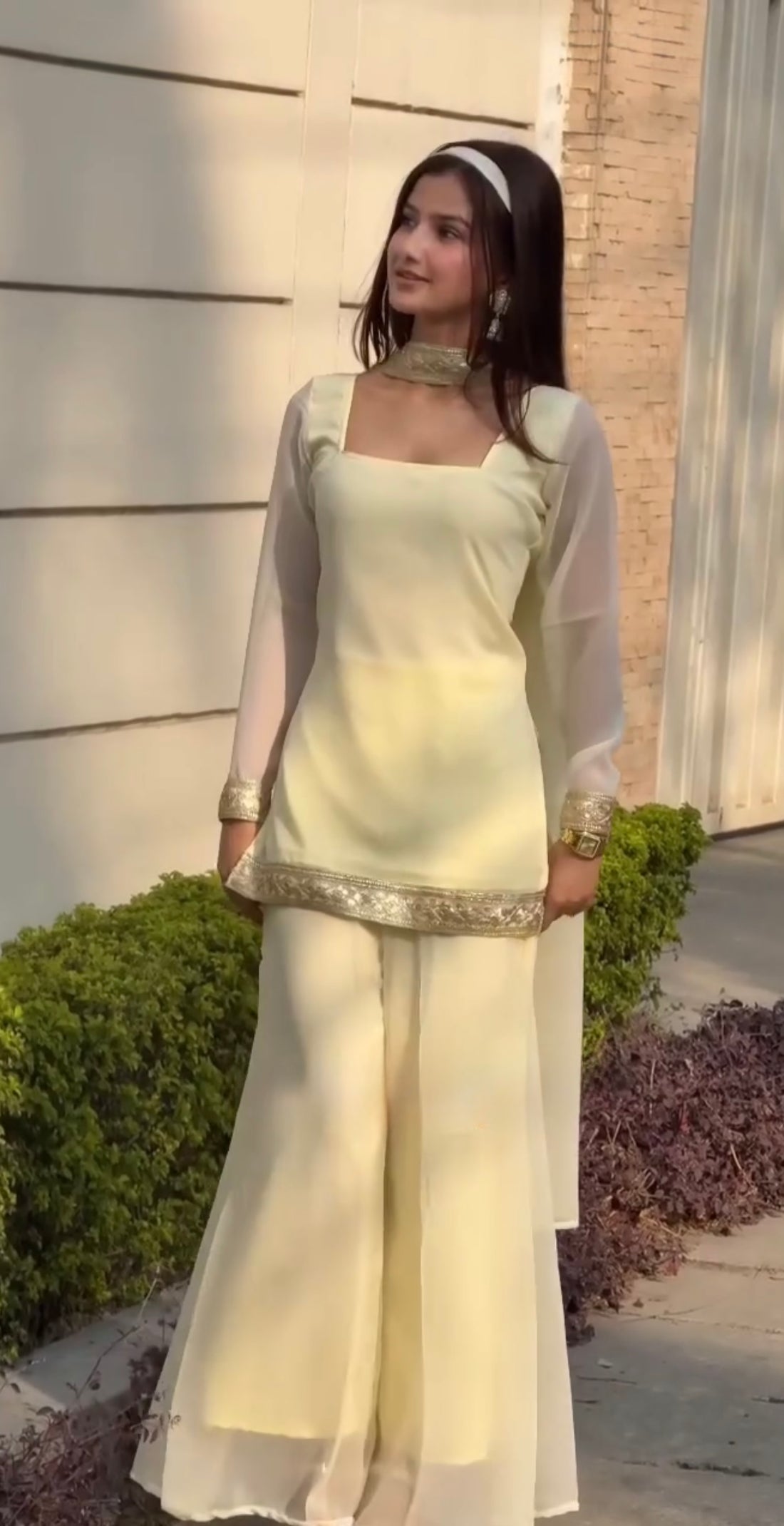 Elegant Vintage Dressing Table Designs Online