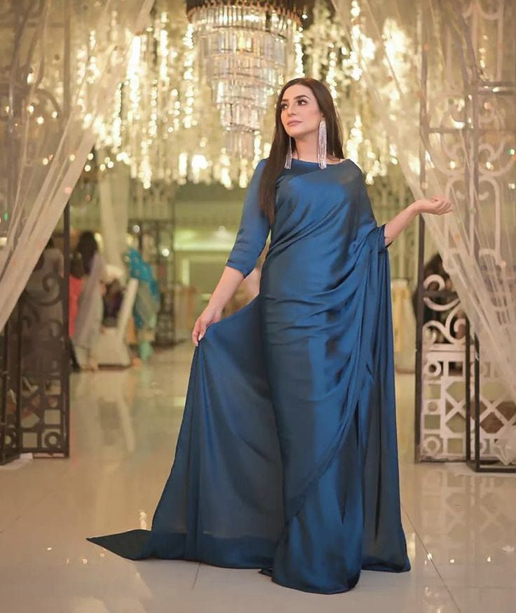 Buy Pakistani Sarees Online for Elegant & Stylish Looks