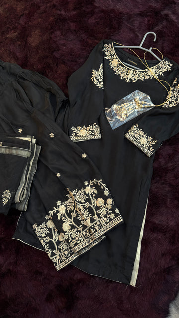 Elegant Black Shalwar Kameez Online for Women